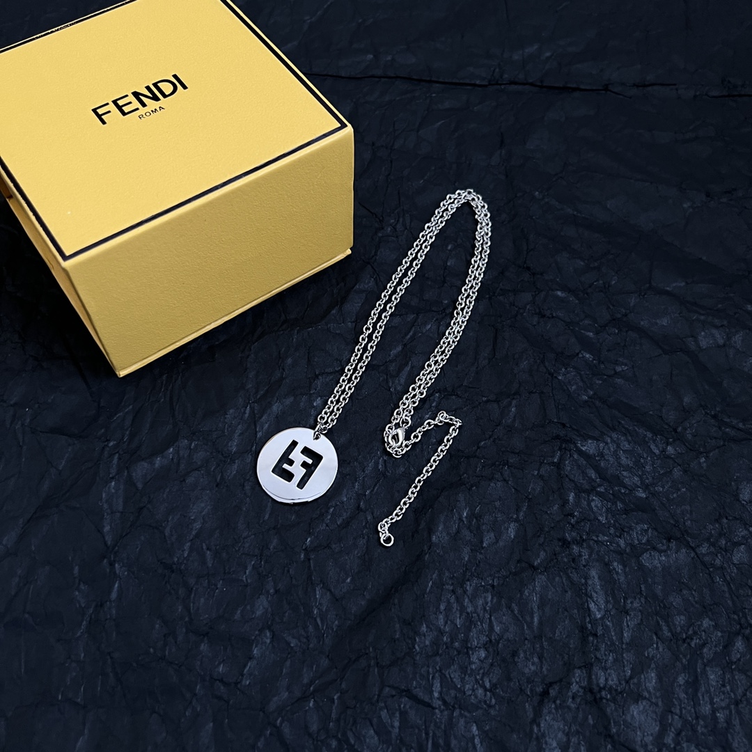 “¥340 Fendi Findi Necklace: High-End Custom, Simple, Gorgeous, Worth Getting Into” - 图片 5