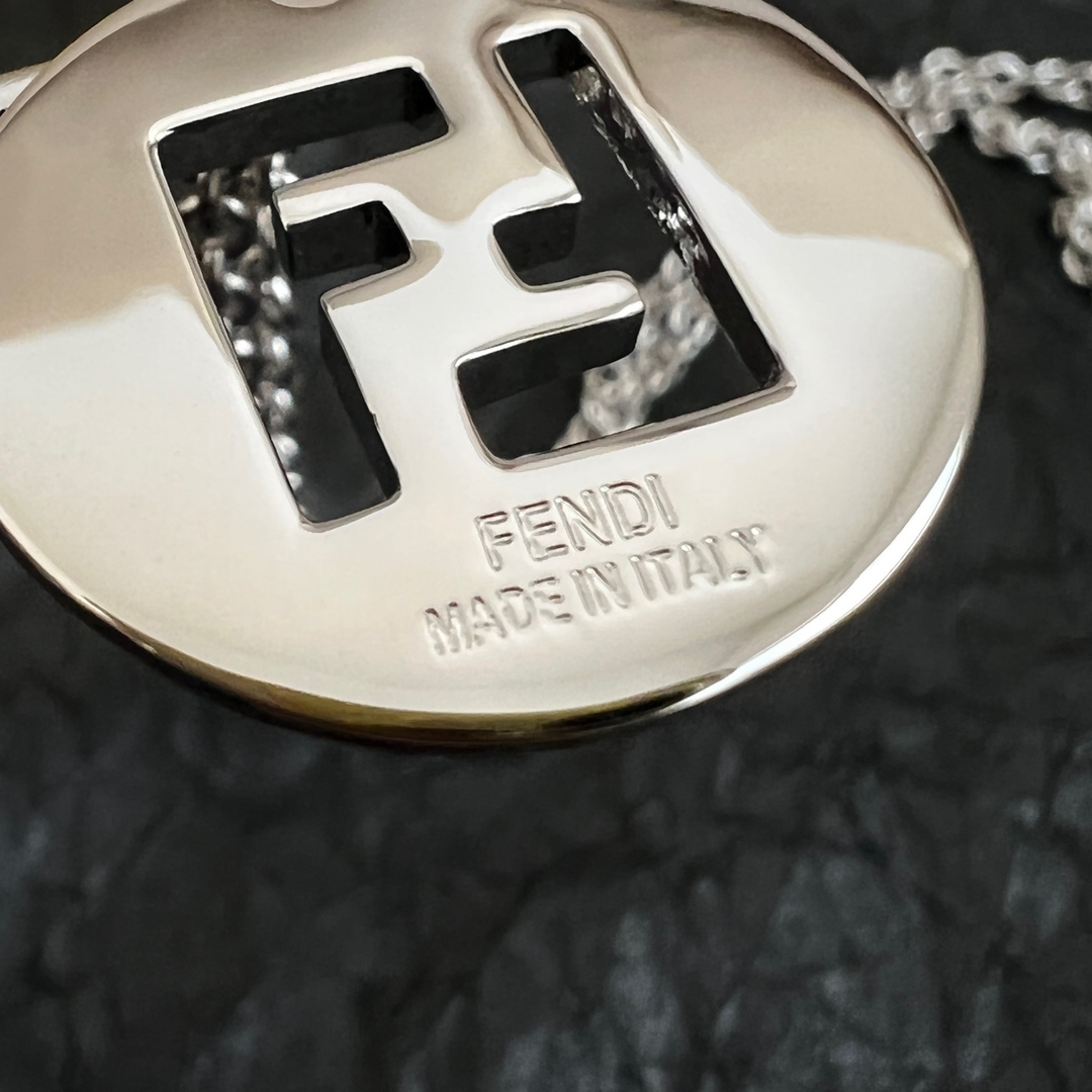 “¥340 Fendi Findi Necklace: High-End Custom, Simple, Gorgeous, Worth Getting Into” - 图片 6