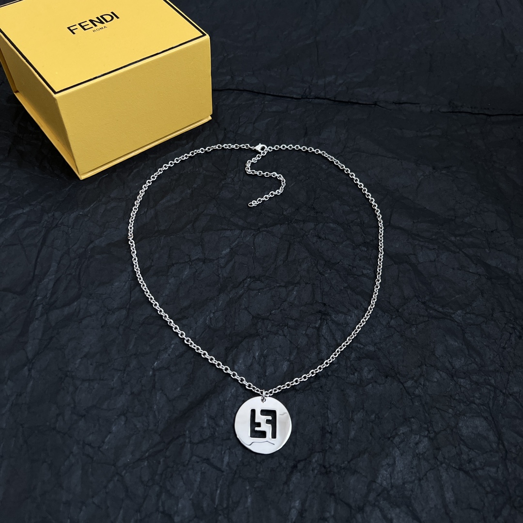 “¥340 Fendi Findi Necklace: High-End Custom, Simple, Gorgeous, Worth Getting Into” - 图片 2