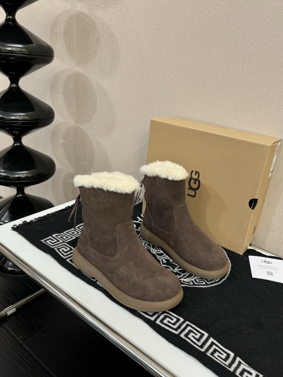 UGG雪地靴美媚必选，秋冬长装短装好配衣服，⛸️超显身材👜🐏秋冬女性必备.保暖神器🧖‍♂️源自澳洲🕵️，