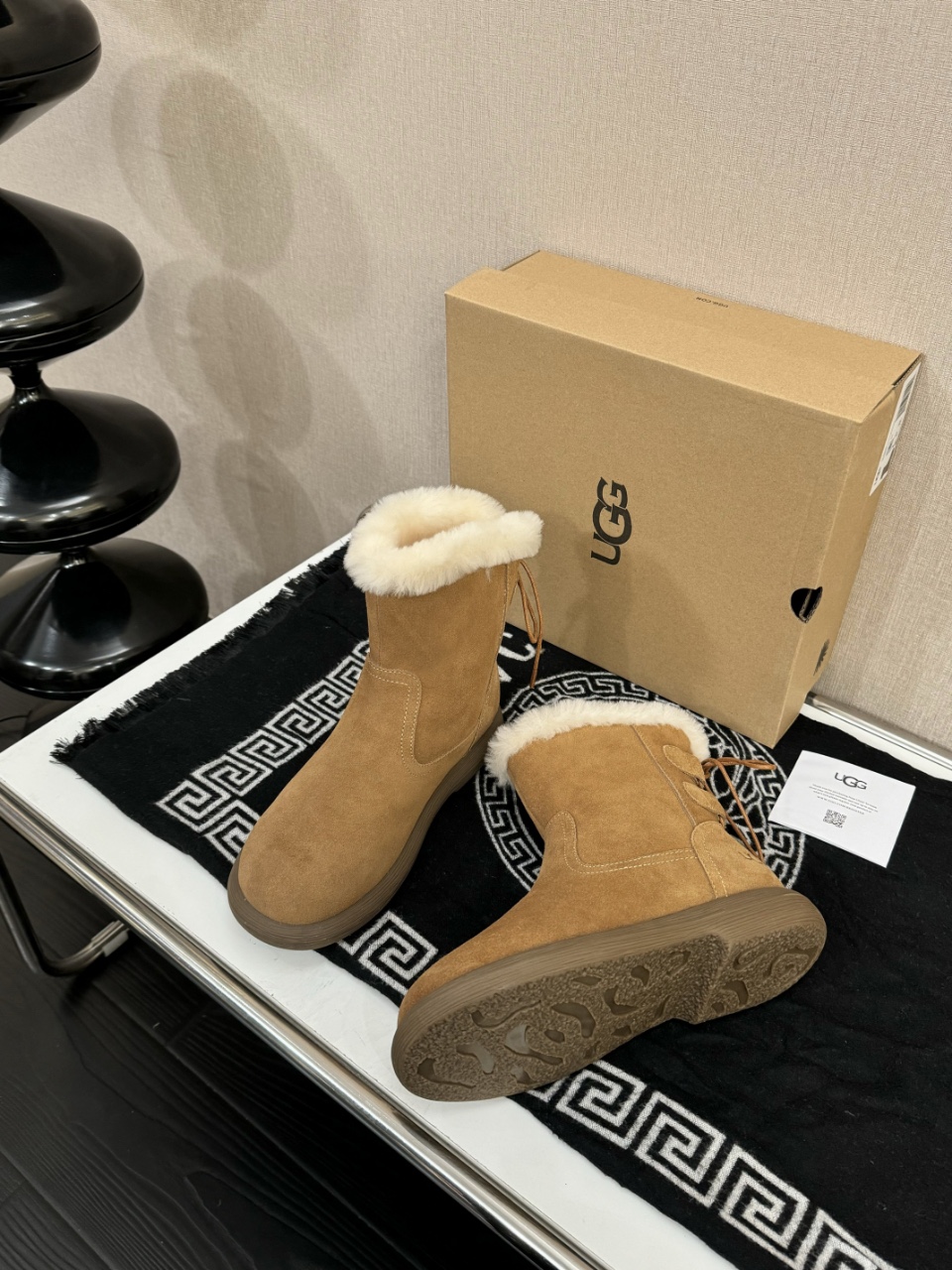 UGG雪地靴美媚必选，秋冬长装短装好配衣服，⛸️超显身材👜🐏秋冬女性必备.保暖神器🧖‍♂️源自澳洲🕵️，