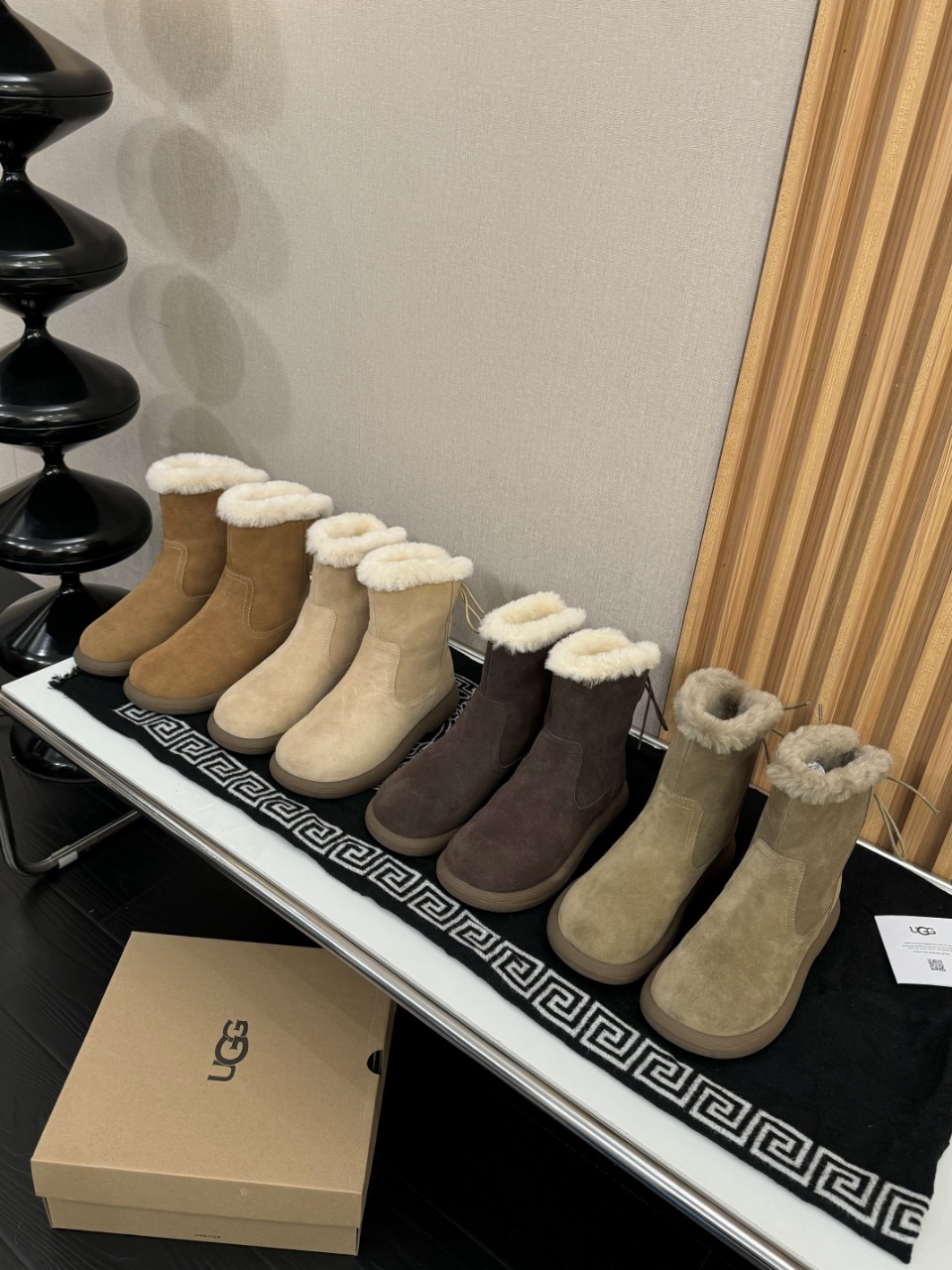 UGG雪地靴美媚必选，秋冬长装短装好配衣服，⛸️超显身材👜🐏秋冬女性必备.保暖神器🧖‍♂️源自澳洲🕵️，