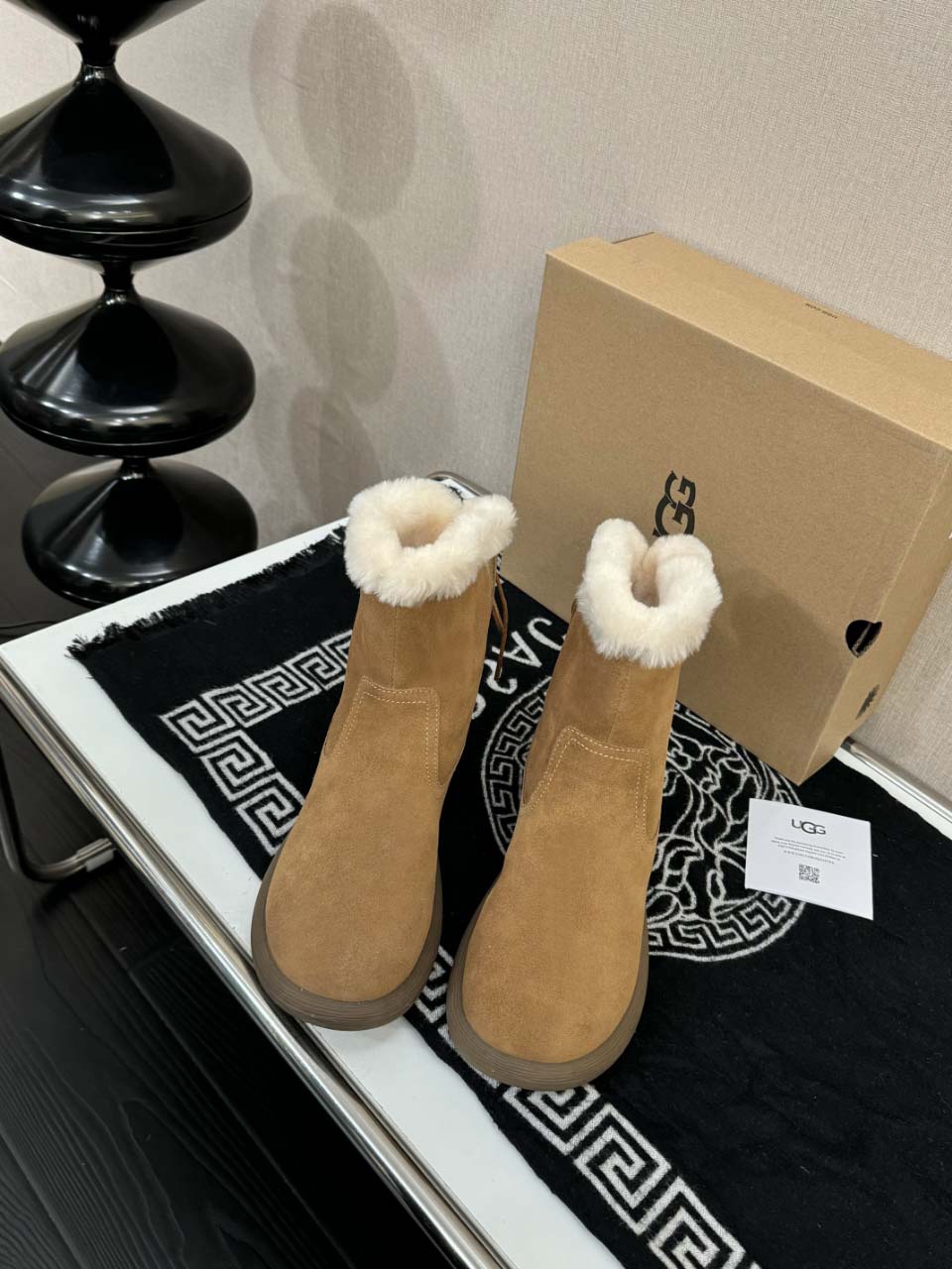 UGG雪地靴美媚必选，秋冬长装短装好配衣服，⛸️超显身材👜🐏秋冬女性必备.保暖神器🧖‍♂️源自澳洲🕵️，