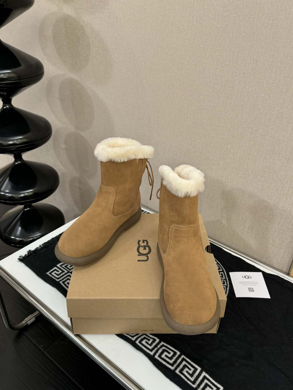 UGG雪地靴美媚必选，秋冬长装短装好配衣服，⛸️超显身材👜🐏秋冬女性必备.保暖神器🧖‍♂️源自澳洲🕵️，
