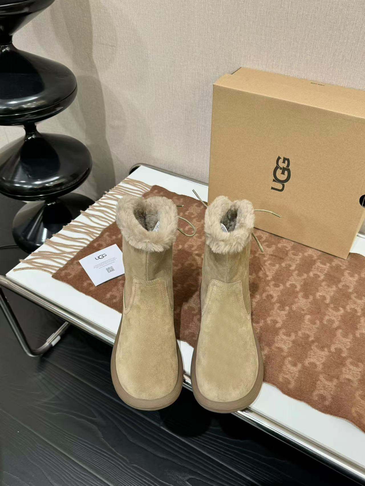 UGG雪地靴美媚必选，秋冬长装短装好配衣服，⛸️超显身材👜🐏秋冬女性必备.保暖神器🧖‍♂️源自澳洲🕵️，