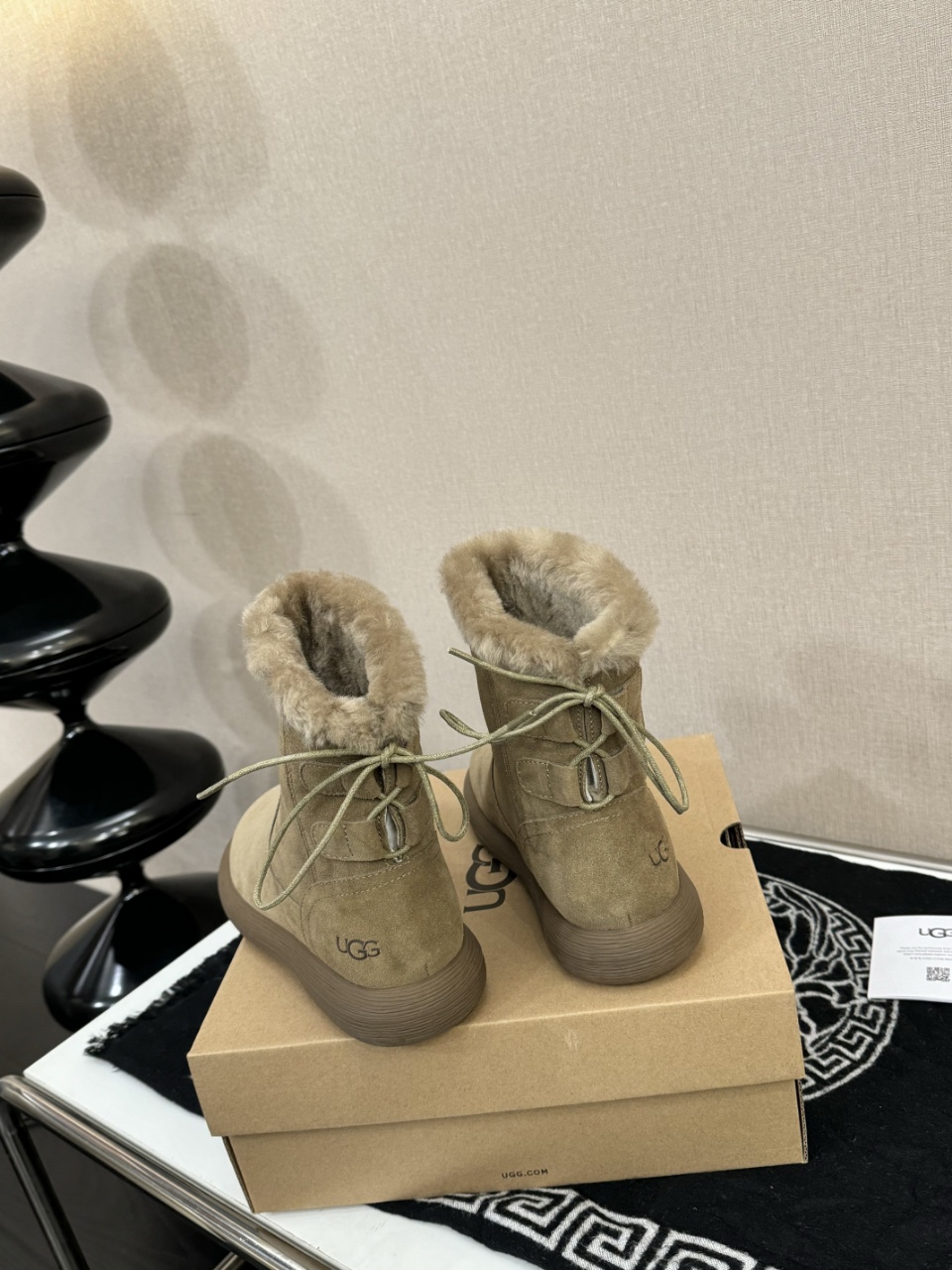 UGG雪地靴美媚必选，秋冬长装短装好配衣服，⛸️超显身材👜🐏秋冬女性必备.保暖神器🧖‍♂️源自澳洲🕵️，