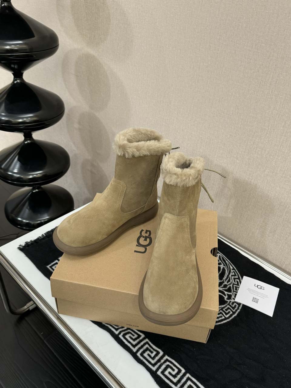UGG雪地靴美媚必选，秋冬长装短装好配衣服，⛸️超显身材👜🐏秋冬女性必备.保暖神器🧖‍♂️源自澳洲🕵️，