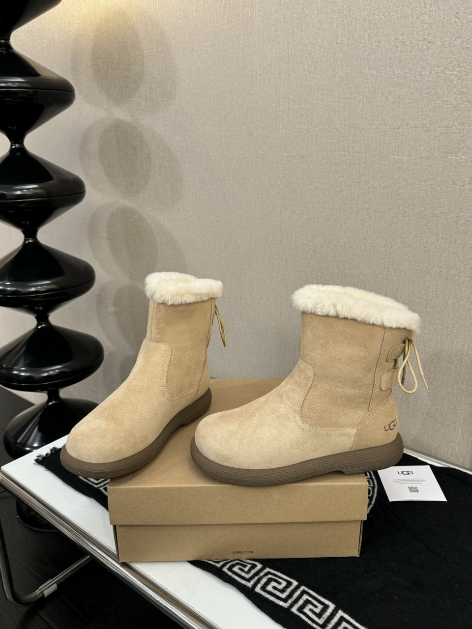 UGG雪地靴美媚必选，秋冬长装短装好配衣服，⛸️超显身材👜🐏秋冬女性必备.保暖神器🧖‍♂️源自澳洲🕵️，