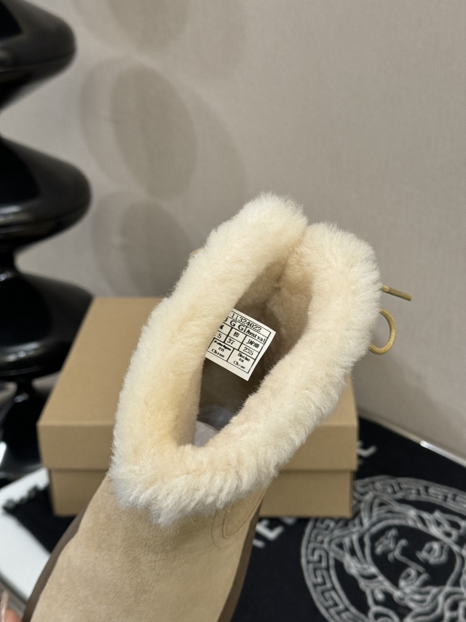 UGG雪地靴美媚必选，秋冬长装短装好配衣服，⛸️超显身材👜🐏秋冬女性必备.保暖神器🧖‍♂️源自澳洲🕵️，