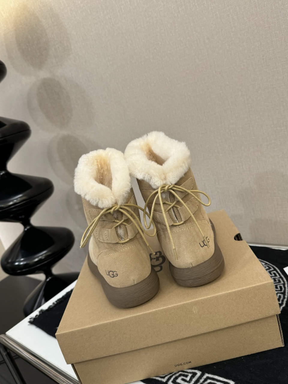 UGG雪地靴美媚必选，秋冬长装短装好配衣服，⛸️超显身材👜🐏秋冬女性必备.保暖神器🧖‍♂️源自澳洲🕵️，