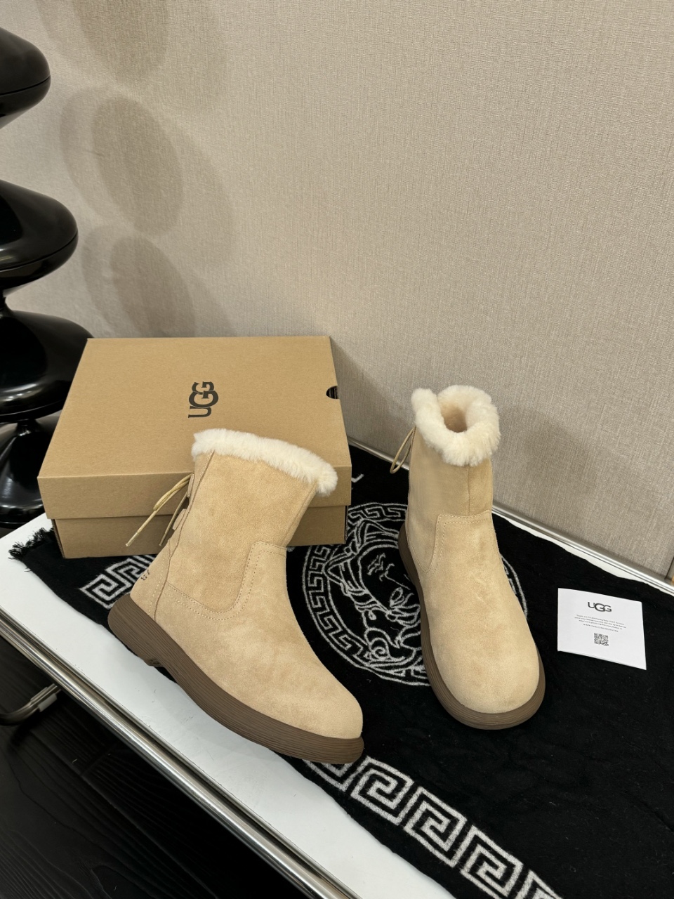 UGG雪地靴美媚必选，秋冬长装短装好配衣服，⛸️超显身材👜🐏秋冬女性必备.保暖神器🧖‍♂️源自澳洲🕵️，