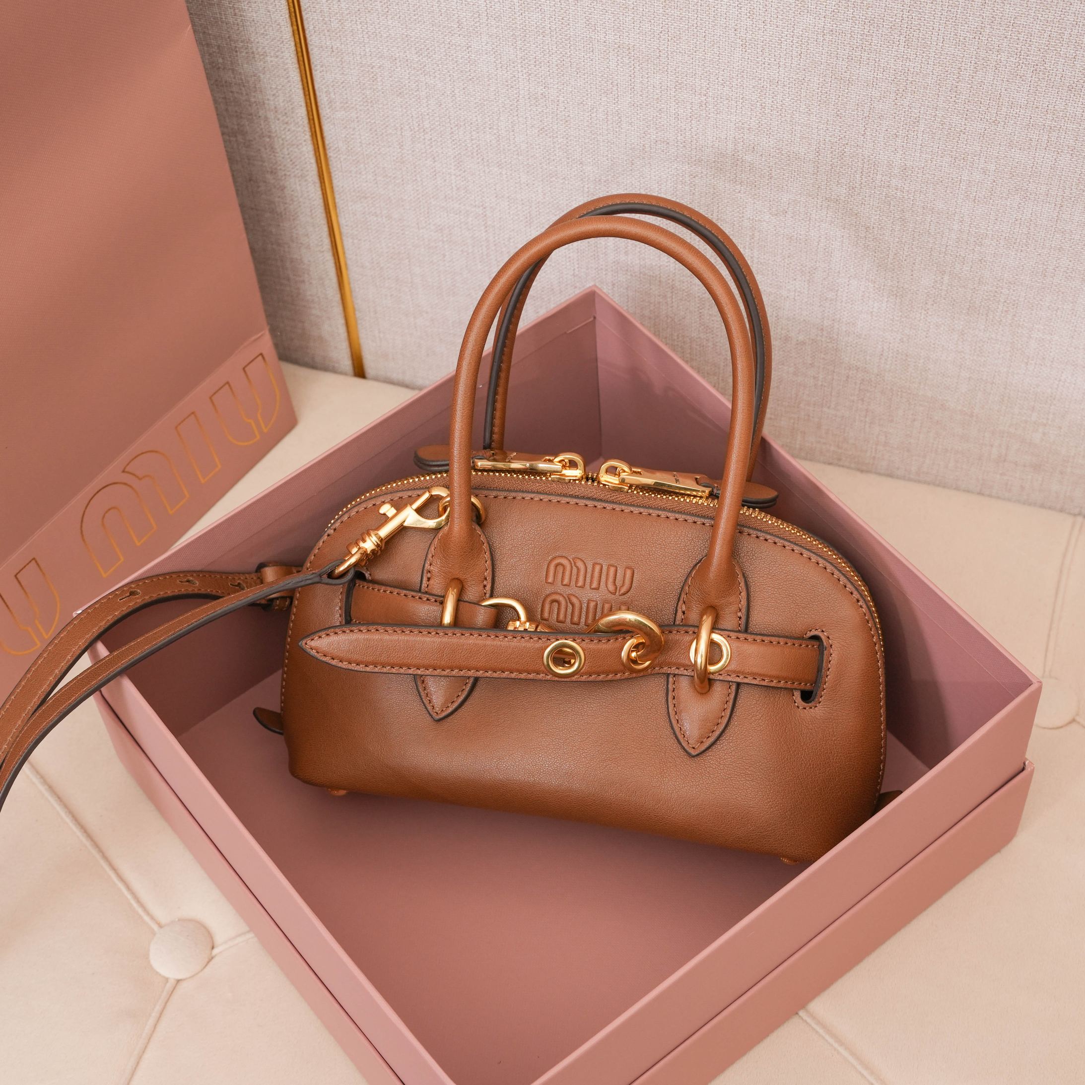 NO:205087,Shell bag mini number, 5B More details, MIUMIU, miumiu19860909贝壳包mini号,5B 更多细节图,MIUMIU,miumiu,Bag