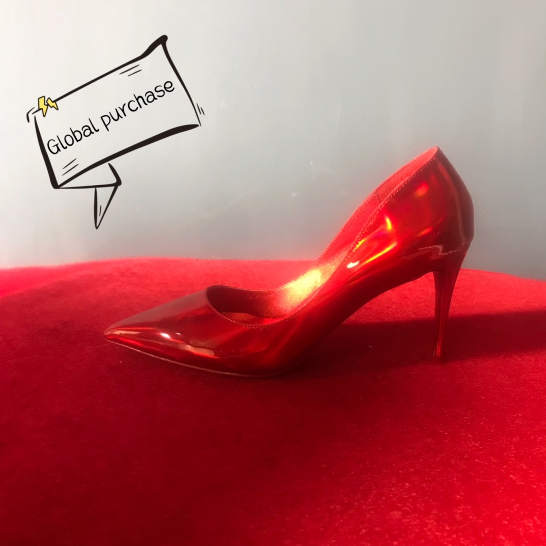 NO:100385,High-end customized gift shoes classic series!  H8.5Cm, size 34-42. . Customized color does not return or replace. Genuine leather large sole. 9039-001. Red color leather red metal sheepskin No:9039-001 Color:red/red Material:patent leather Lining:goat leather Heel height:8.5Cm Sole:leather sole Size:EUR 34-42 (US 4-11):,, sheepskin,Leather soles19860909高端订制 礼鞋精典款系列！ H8.5Cm,尺码34-42码. .订制颜色不退不换.真皮大底.9039-001.红色幻彩皮红色金属羊皮 No:9039-001 Color:red/red Material:patent leather Lining:goat leather Heel heigh:8.5Cm Sole:leather sole Size:EUR 34－42（US 4一11) :,,sheepskin,Leather soles,Women's Shoes