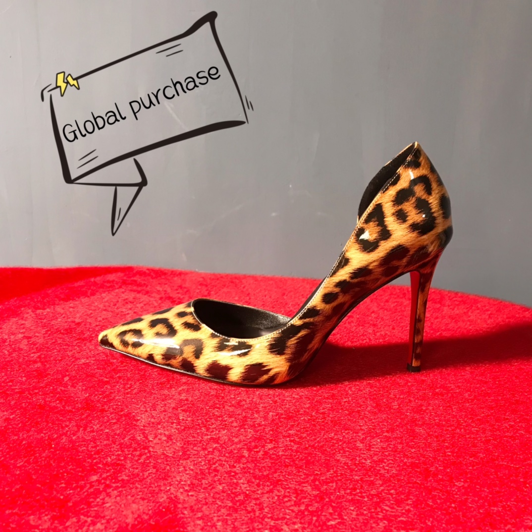 NO:100395,High-end custom classic series!  H10Cm, size 35-42.35.40.41.42. Customized without return or exchange.8870-001 Leopard print seven leather. Black sheepskin. Large bottom trademark buckle, official website synchronization Standard European code No:8870-001 Color:multi/black Material:patent leather Lining:goat leather Heel height:10Cm Sole:leather sole Size:EUR 35-42 (US 4-11):,,christian louboutin,sheepskin19860909高端订制 精典款系列！ H10Cm,尺码35-42码.35码.40码,41,42码订制不退不换.8870-001豹纹柒皮.黑色羊皮里.大底商标扣,官网同步 标准欧码 No:8870-001 Color:multi/black Material:patent leather Lining:goat leather Heel heigh:10Cm Sole:leather sole Size:EUR 35－42（US 4一11) :,,christian louboutin,sheepskin,Women's Shoes