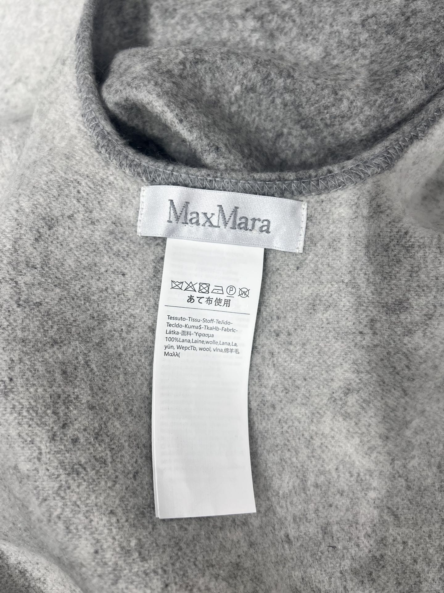 Maxmara臻品推荐24年最火的斗篷披肩同步专柜5000秋冬新款！亲妈价格给力推荐！造型功能很强大！实