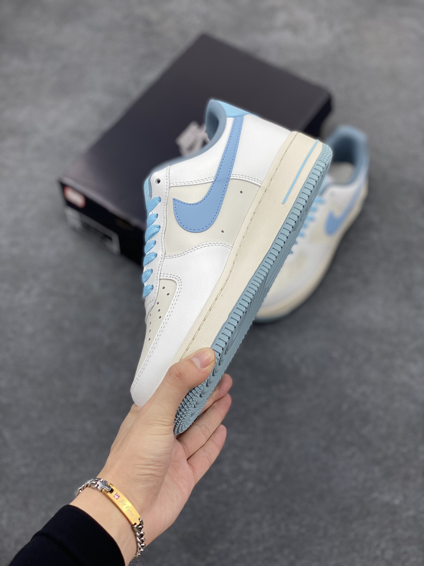 图片[3]-福利特价 NK Air Force 1 “丹青蓝”空军一号 原楦头原纸板 打造纯正空军版型#专注外贸渠道 全掌内置蜂窝气垫 #原盒配件 原厂中底钢印、拉帮完美 货号：YY3188-101 尺码：36 36.5 37.5 38 38.5 39 40 40.5 41 42 42.5 43 44 44.5 45-选品中心