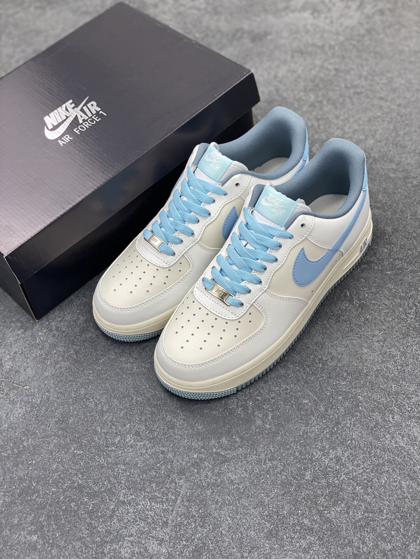 图片[8]-福利特价 NK Air Force 1 “丹青蓝”空军一号 原楦头原纸板 打造纯正空军版型#专注外贸渠道 全掌内置蜂窝气垫 #原盒配件 原厂中底钢印、拉帮完美 货号：YY3188-101 尺码：36 36.5 37.5 38 38.5 39 40 40.5 41 42 42.5 43 44 44.5 45-选品中心