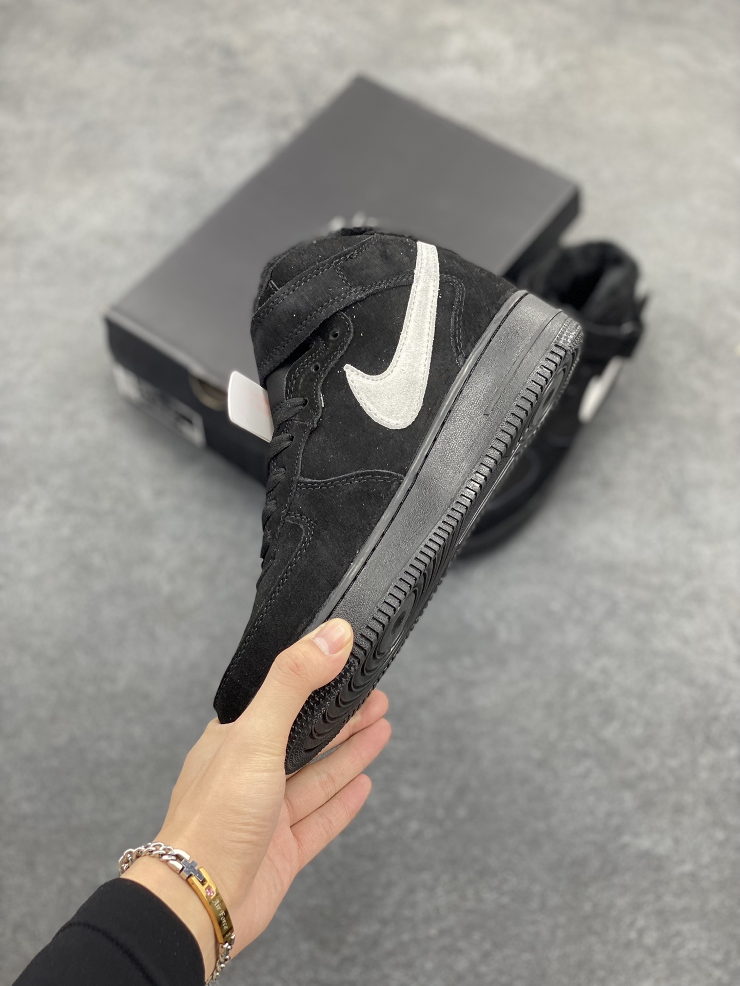 图片[3]-Nike Air Force 1 ’07 Low 空军一号低帮百搭休闲运动板鞋。柔软、弹性十足的缓震性能和出色的中底设计，横跨复古与现代的外型结合，造就出风靡全球三十多年的Force 1，直到今天还深受青睐 货号：CJ9979-003 尺码：36 36.5 37.5 38 38.5 39 40 40.5 41 42 42.5 43 44 44.5 45-选品中心