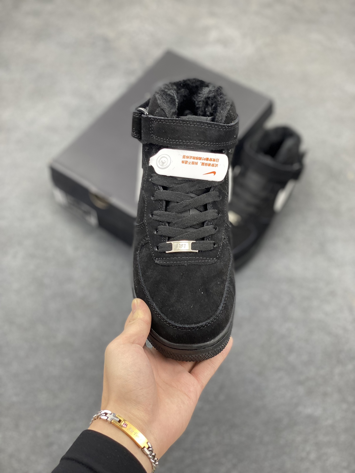 图片[2]-Nike Air Force 1 ’07 Low 空军一号低帮百搭休闲运动板鞋。柔软、弹性十足的缓震性能和出色的中底设计，横跨复古与现代的外型结合，造就出风靡全球三十多年的Force 1，直到今天还深受青睐 货号：CJ9979-003 尺码：36 36.5 37.5 38 38.5 39 40 40.5 41 42 42.5 43 44 44.5 45-选品中心