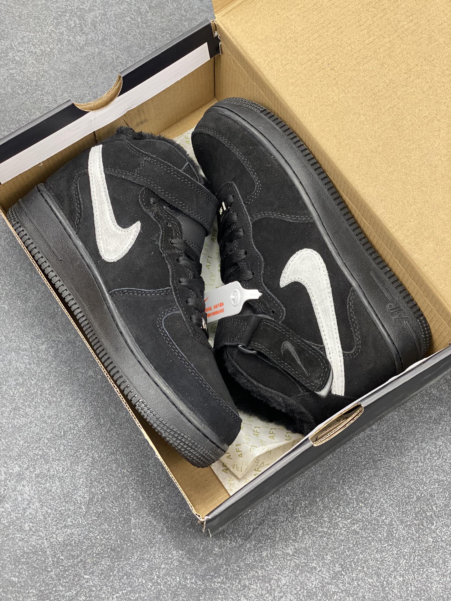 图片[9]-Nike Air Force 1 ’07 Low 空军一号低帮百搭休闲运动板鞋。柔软、弹性十足的缓震性能和出色的中底设计，横跨复古与现代的外型结合，造就出风靡全球三十多年的Force 1，直到今天还深受青睐 货号：CJ9979-003 尺码：36 36.5 37.5 38 38.5 39 40 40.5 41 42 42.5 43 44 44.5 45-选品中心