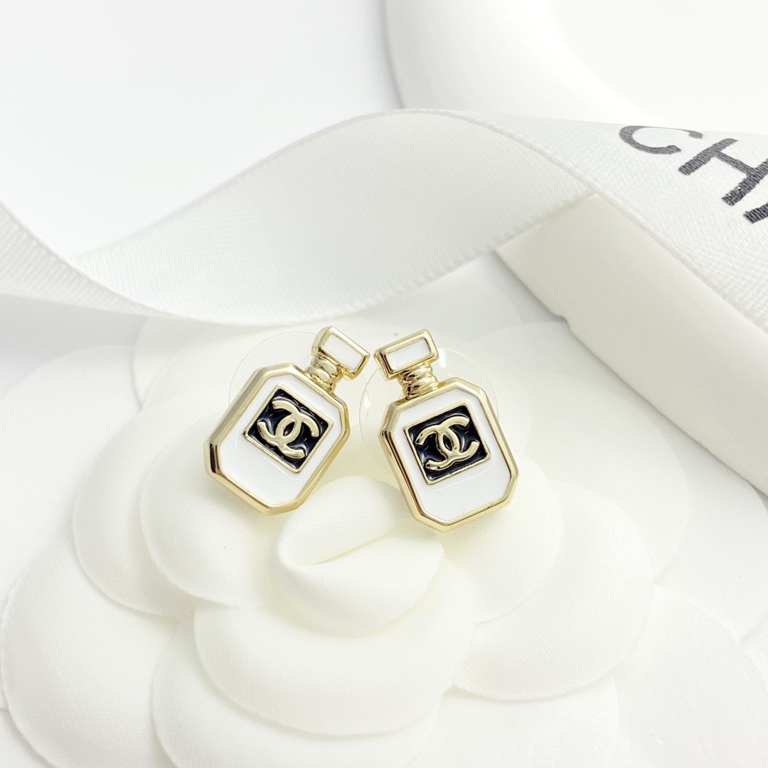 Chanel 香奈儿耳钉 爆上新