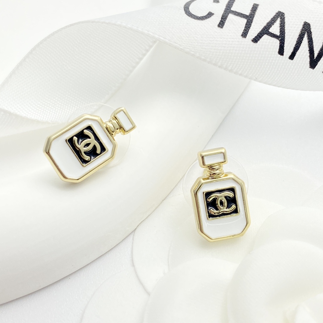 Chanel 香奈儿耳钉 爆上新