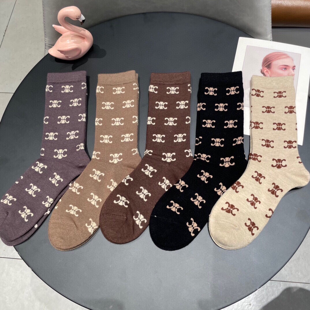 New Socks 2024 Release for Celine: Red Money and Big Card on the Street - 图片 9