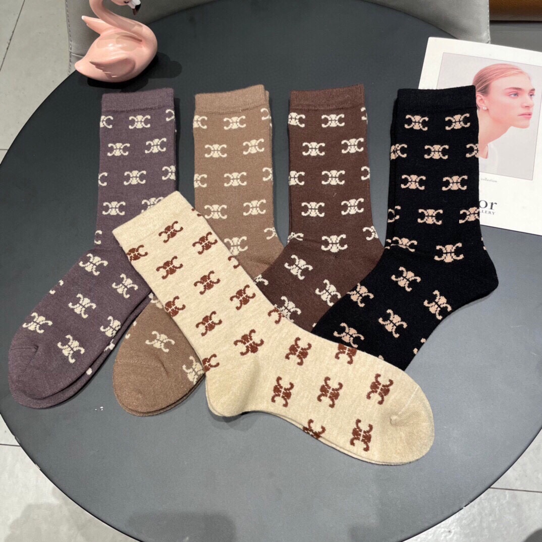 New Socks 2024 Release for Celine: Red Money and Big Card on the Street - 图片 5