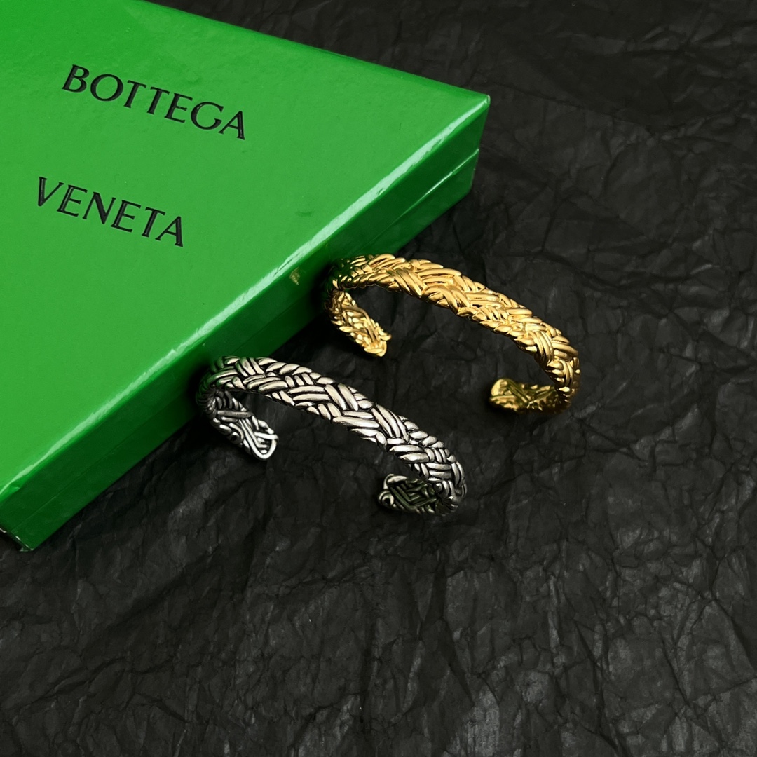 “New Bottega Veneta BV Metal Bracelets: Amazing Design for French Grace” - 图片 1