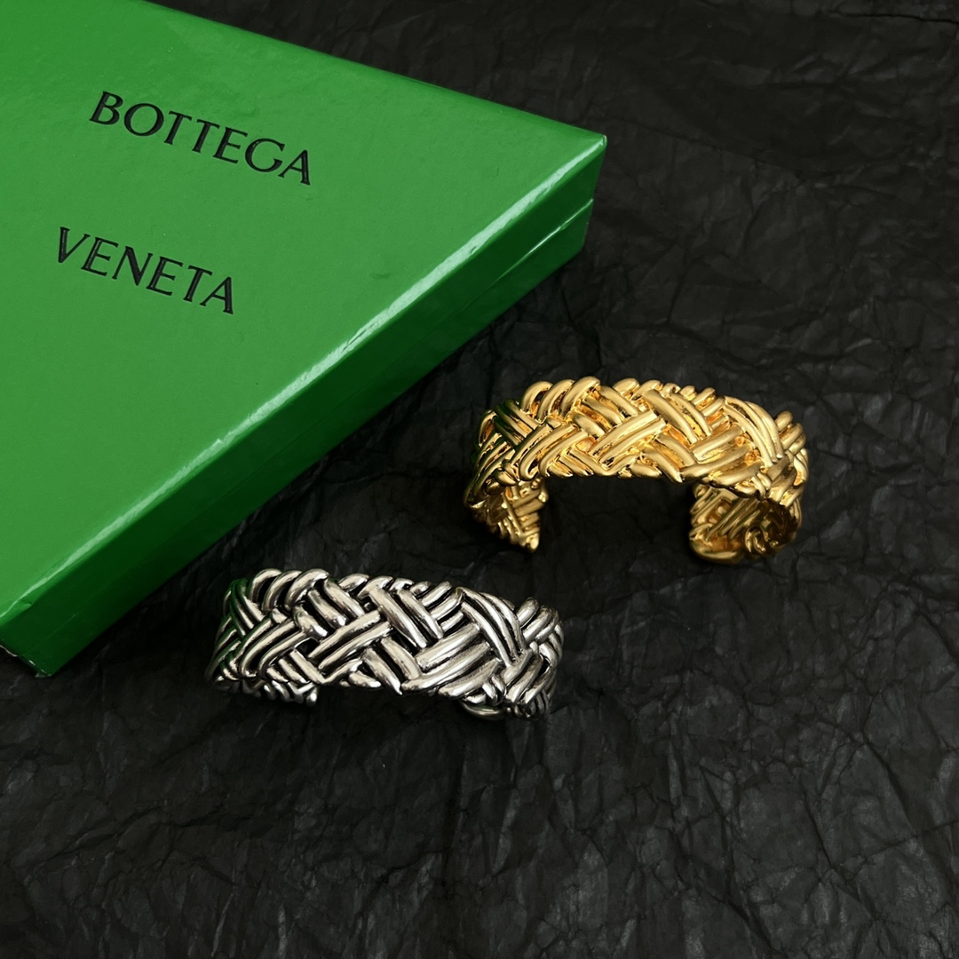 Luxurious Bottega Veneta BV Bracelets: Exquisite Design, High-Quality Metal, French Elegance. - 图片 4
