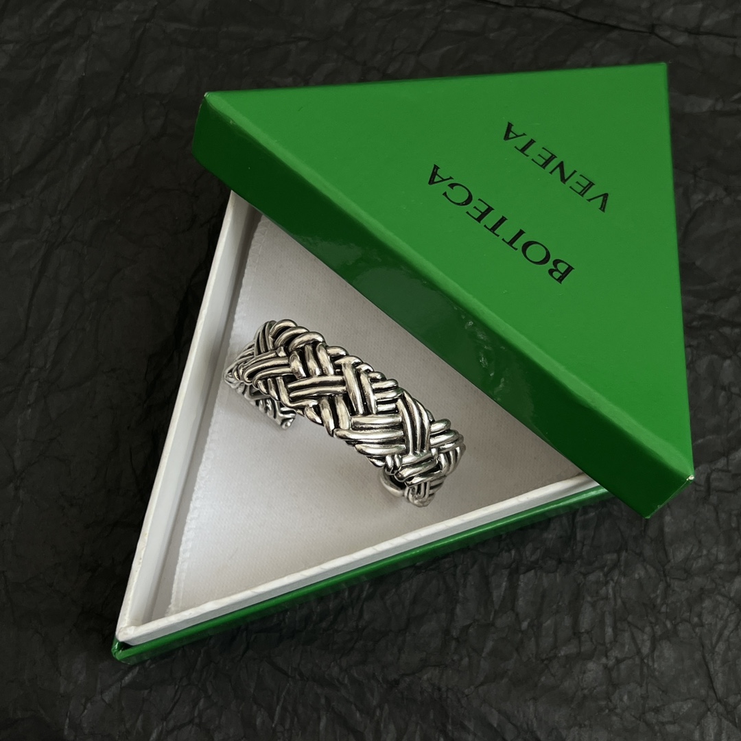 Luxurious Bottega Veneta BV Bracelets: Exquisite Design, High-Quality Metal, French Elegance. - 图片 7
