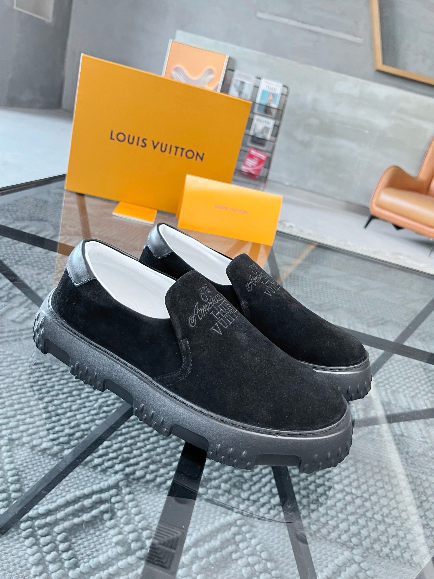 NO:220143,Brand LOUIS VUITTON original color matching code number 39-44 customized 38.45 price material Louis Vuitton new foot cover casual shoes!  Original single-quality Labon craft upper is made of soft cowhide material cowhide inner style. Simple and atmospheric original ultra-light sole, Louis Vuitton, louis vuitton, louis vuitton, cowhide19860909品牌LOUIS VUITTON 颜色原版配色 码数39-44定做38.45 价格 材质路易威登 新款套脚 休闲鞋！原单品质拉邦工艺鞋面采用柔软牛皮材质牛皮内里版型时尚 简单大气原版超轻大底,路易威登,louis vuitton,louis vuitton,cowhide,Men's shoes