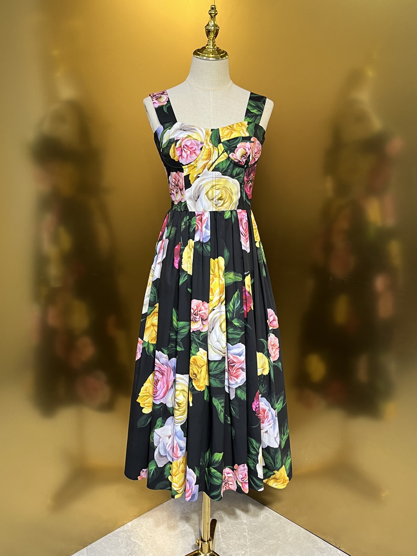 NO:896943,DG new rose and peony flower cotton waist suspender dress smlxlxxl, Dolce & Gabbana-clothing, Dolce&Gabbana, loro piana, skirts,19860909DG新款 玫瑰与芍药花棉布收腰吊带连衣裙smlxlxxl,杜嘉班纳-服装,Dolce&Gabbana,loro piana,skirts,,Women's clothing