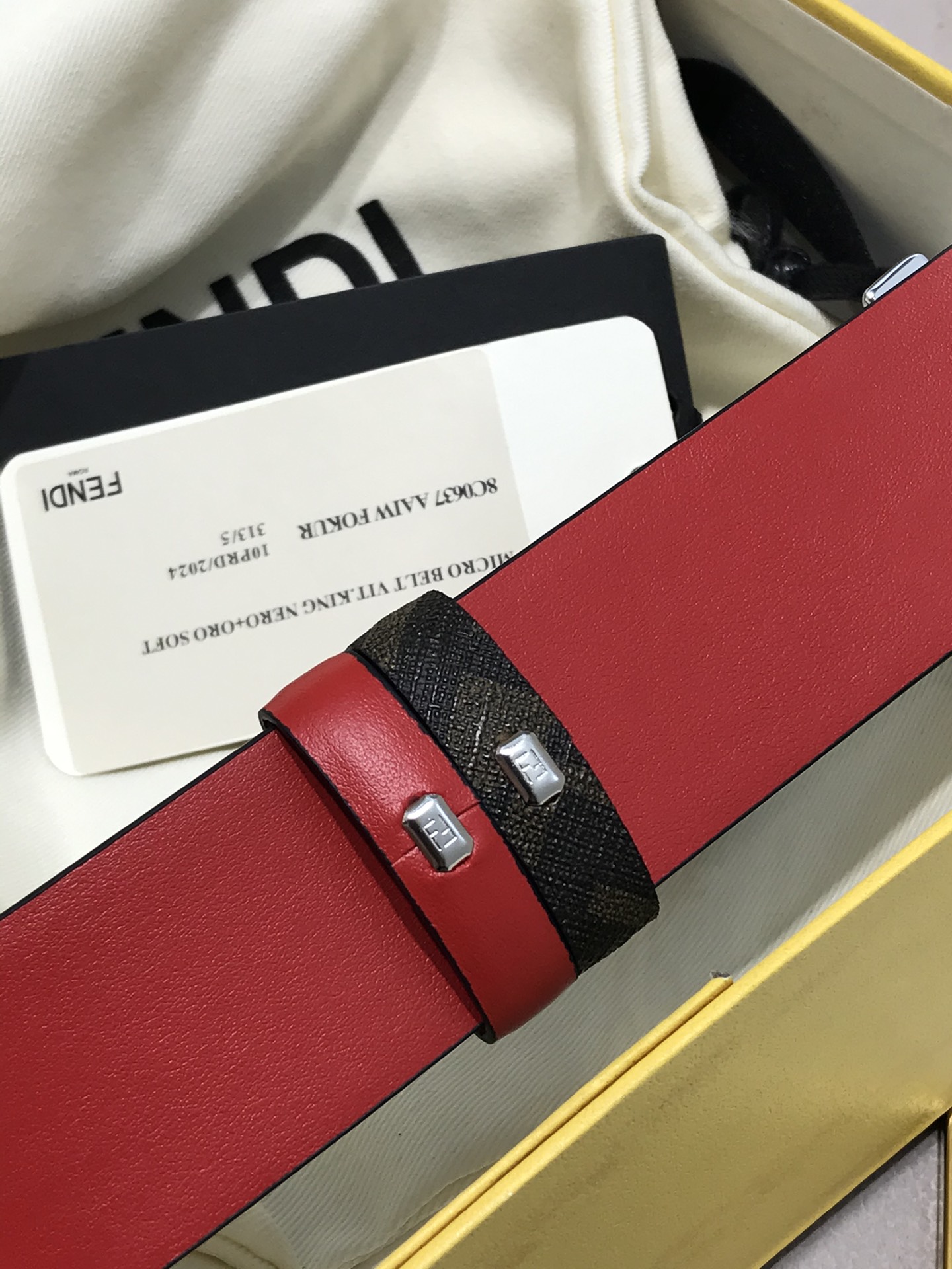 p210 顶级品质🎁配全套包装 新款 FD 宽38 MM 支持NFC 芯片扫描,标志造型皮带,原版F圆柱铆钉扣,进口原版小牛纹配原版3D打印老花制成,手感柔软,镀金表面金属制品,品质保证,细节 非市场通货!