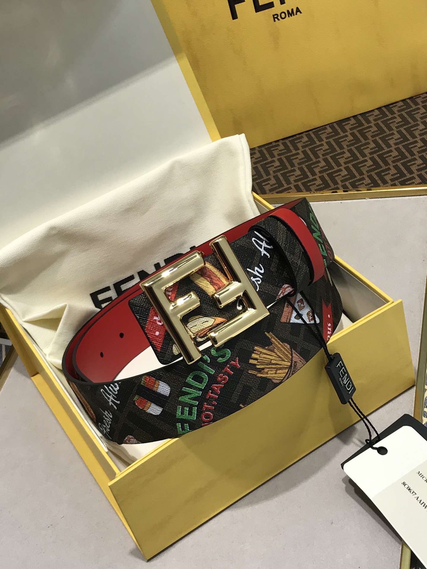 p210 顶级品质🎁配全套包装 新款 FD 宽38 MM 支持NFC 芯片扫描,标志造型皮带,原版F圆柱铆钉扣,进口原版小牛纹配原版3D打印老花制成,手感柔软,镀金表面金属制品,品质保证,细节 非市场通货!