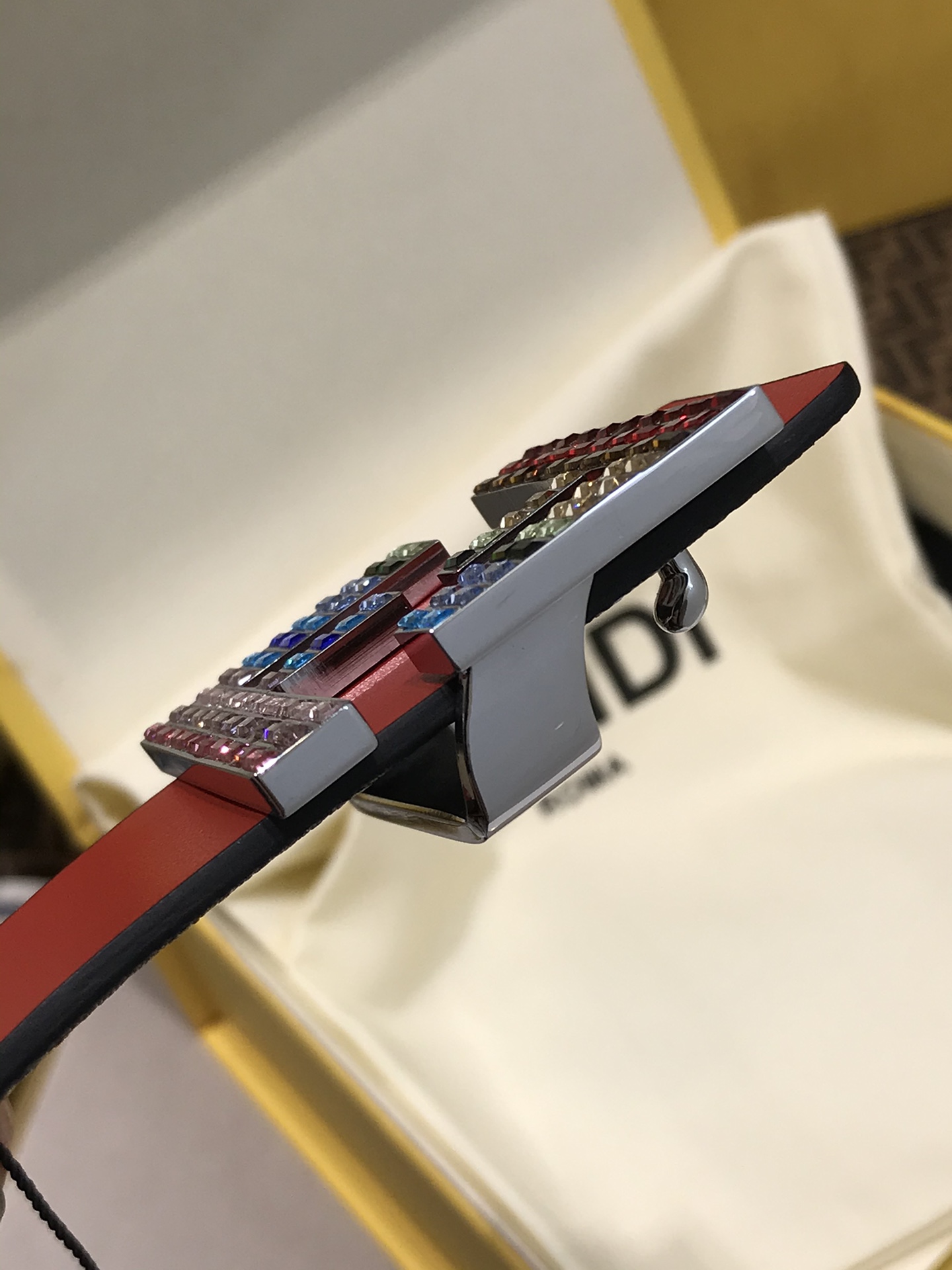 p280 顶级品质🎁配全套包装 新款 FD 宽38 MM 支持NFC 芯片扫描,标志造型皮带,原版彩钻F铆钉扣,进口原版小牛纹配原版3D打印老花制成,手感柔软,镀金表面金属制品,品质保证,细节 非市场通货