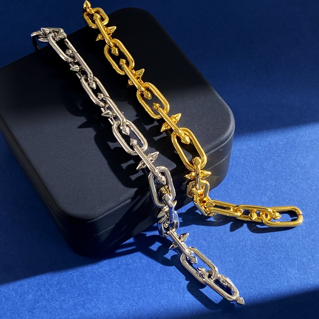 Tiffany & Co. 光面手链Tiffany蒂芙尼TFN新款欧美 个性光面铆钉环环相扣手链 黄铜材料电镀18K金 2个色：金色 银色