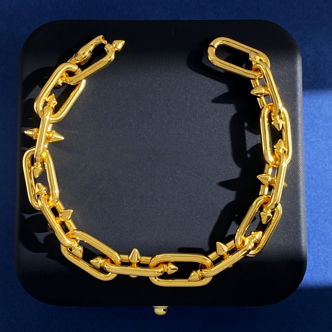 Tiffany & Co. 光面手链Tiffany蒂芙尼TFN新款欧美 个性光面铆钉环环相扣手链 黄铜材料电镀18K金 2个色：金色 银色