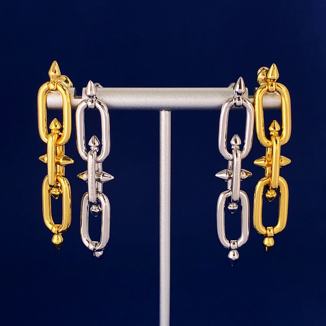 Tiffany & Co. 光面耳钉Tiffany蒂芙尼TFN新款欧美 个性光面铆钉环环相扣手链 黄铜材料电镀18K金 2个色：金色 银色