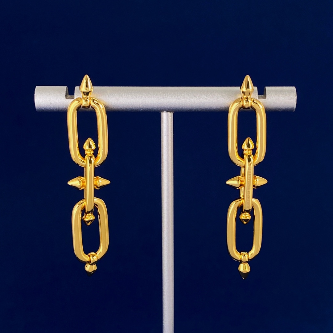 Tiffany & Co. 光面耳钉Tiffany蒂芙尼TFN新款欧美 个性光面铆钉环环相扣手链 黄铜材料电镀18K金 2个色：金色 银色