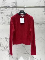冬* Dior Herbst und Winter New Age Reduktion Twist Sticked Logo Solid Color Runde Hals mit langem Sleeved Twist Sticke -Design ist einfach genial, jedes Detail zeigt die Anpassung von Diors Gefühl für hohes Niveau und Luxus. Egal, ob es sich um Single oder als inneres Match handelt, Sie können Ihren Modegeschmack und Ihren Persönlichkeitszauber zeigen. Sie zeigen den einzigartigen Charme der Marke und halten Sie die Einfachheit bei. Nummer: sml 1 冬* Dior Herbst und Winter New Age Reduktion Twist Sticked Logo Solid Color Runde Hals mit langem Sleeved Twist Sticke -Design ist einfach genial, jedes Detail zeigt die Anpassung von Diors Gefühl für hohes Niveau und Luxus. Egal, ob es sich um Single oder als inneres Match handelt, Sie können Ihren Modegeschmack und Ihren Persönlichkeitszauber zeigen. Sie zeigen den einzigartigen Charme der Marke und halten Sie die Einfachheit bei. Nummer: sml