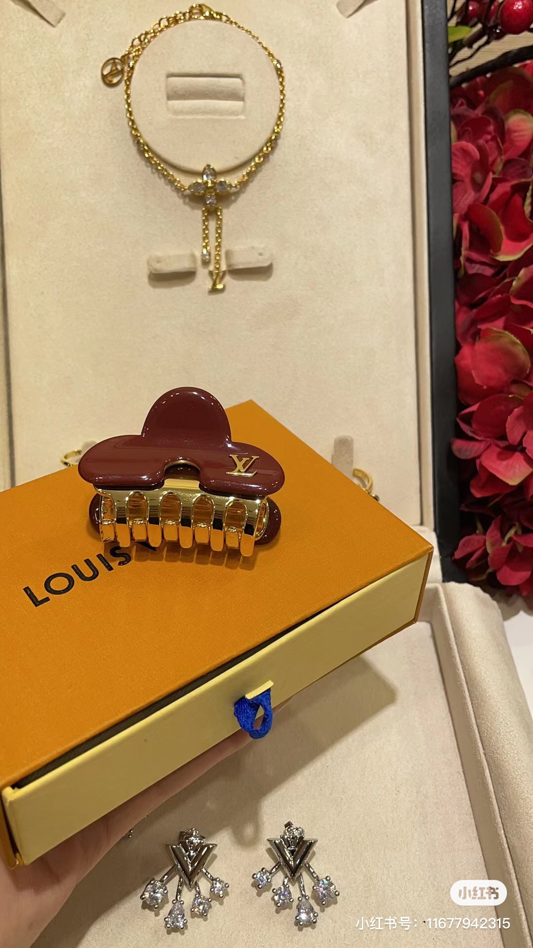 “Exclusive Lv Vintage Handmade Hair Clip Unboxing Review” - 图片 3