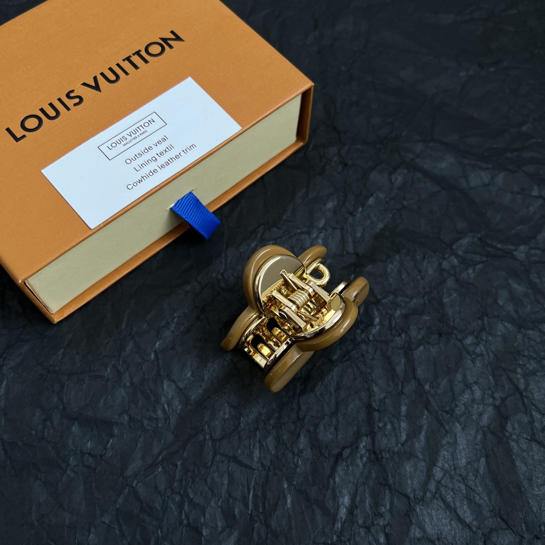 “Exclusive Lv Vintage Handmade Hair Clip Unboxing Review” - 图片 5