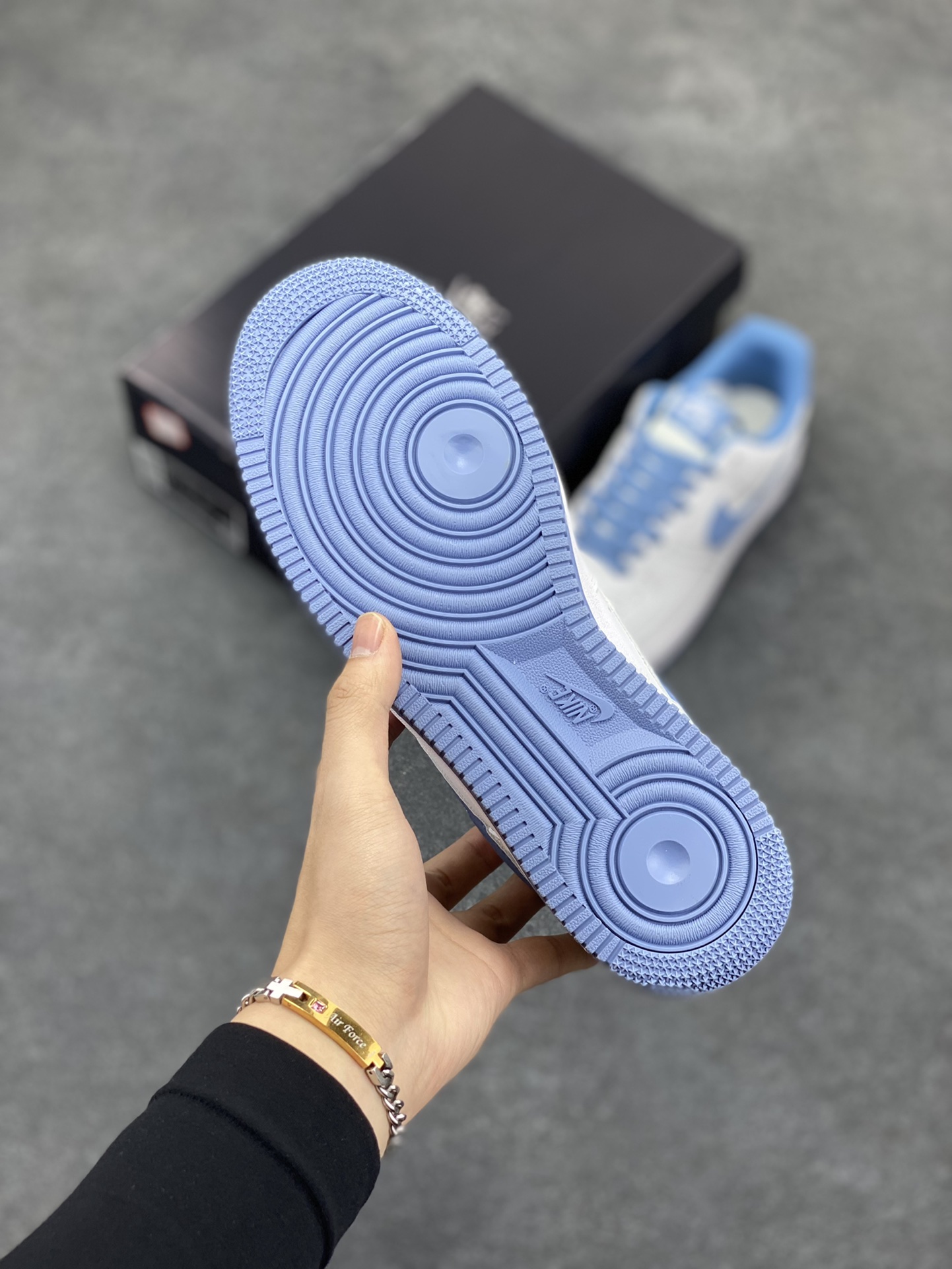 图片[6]-福利特价 Nike Air Force 1 Low 学院蓝 官方同步 原装级别 原楦头原纸板 打造纯正空军版型#专注外贸渠道 全掌内置蜂窝气垫 #原盒配件 原厂中底钢印、拉帮完美 货号：JX2696-852 尺码：36 36.5 37.5 38 38.5 39 40 40.5 41 42 42.5 43 44 44.5 45-选品中心