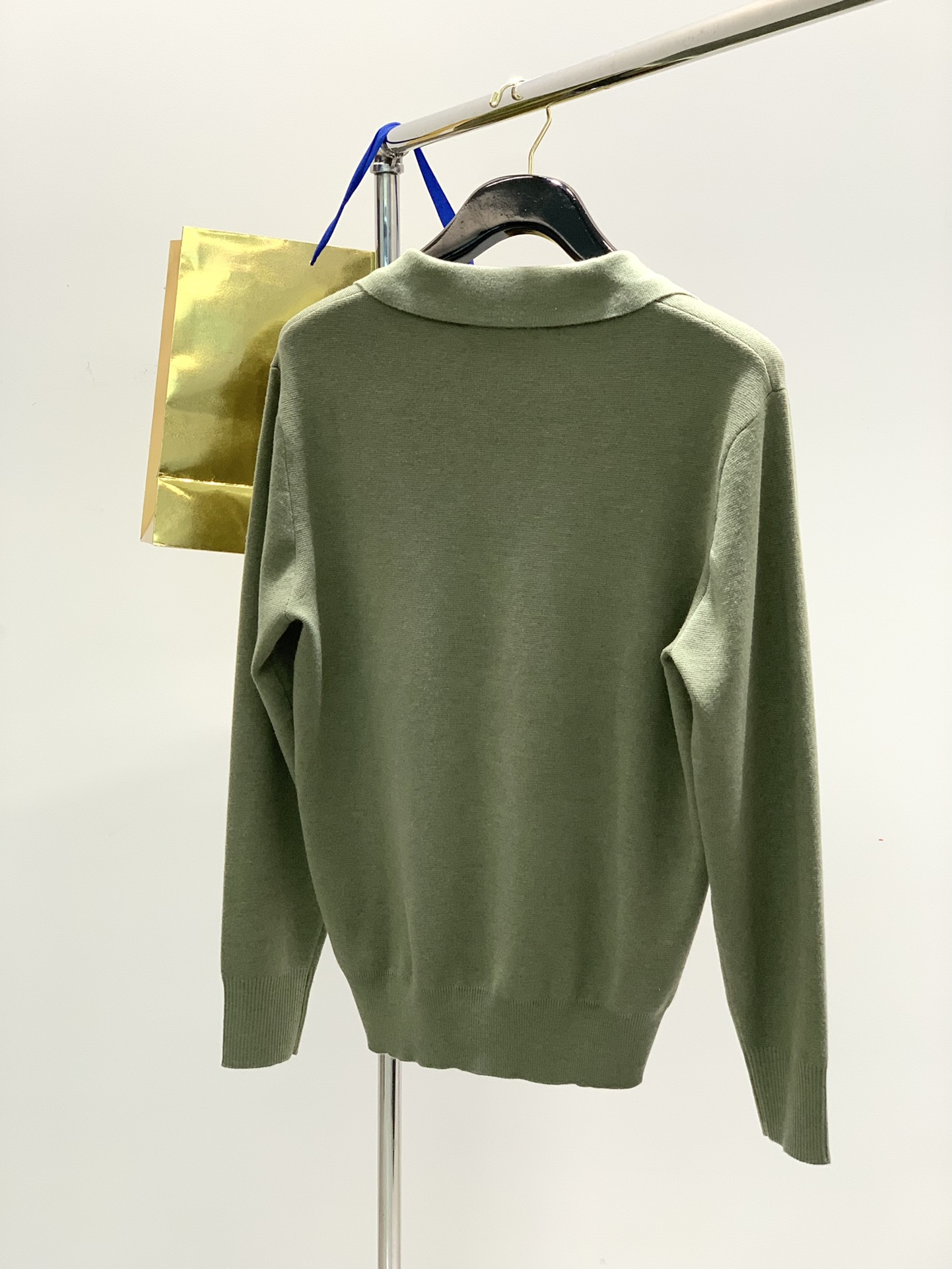 🌹🆕 颜色，黑色，白色，焦糖，绿色LP(Loro Piana )，秋冬最新品，专柜同步有售，原单狠货，时