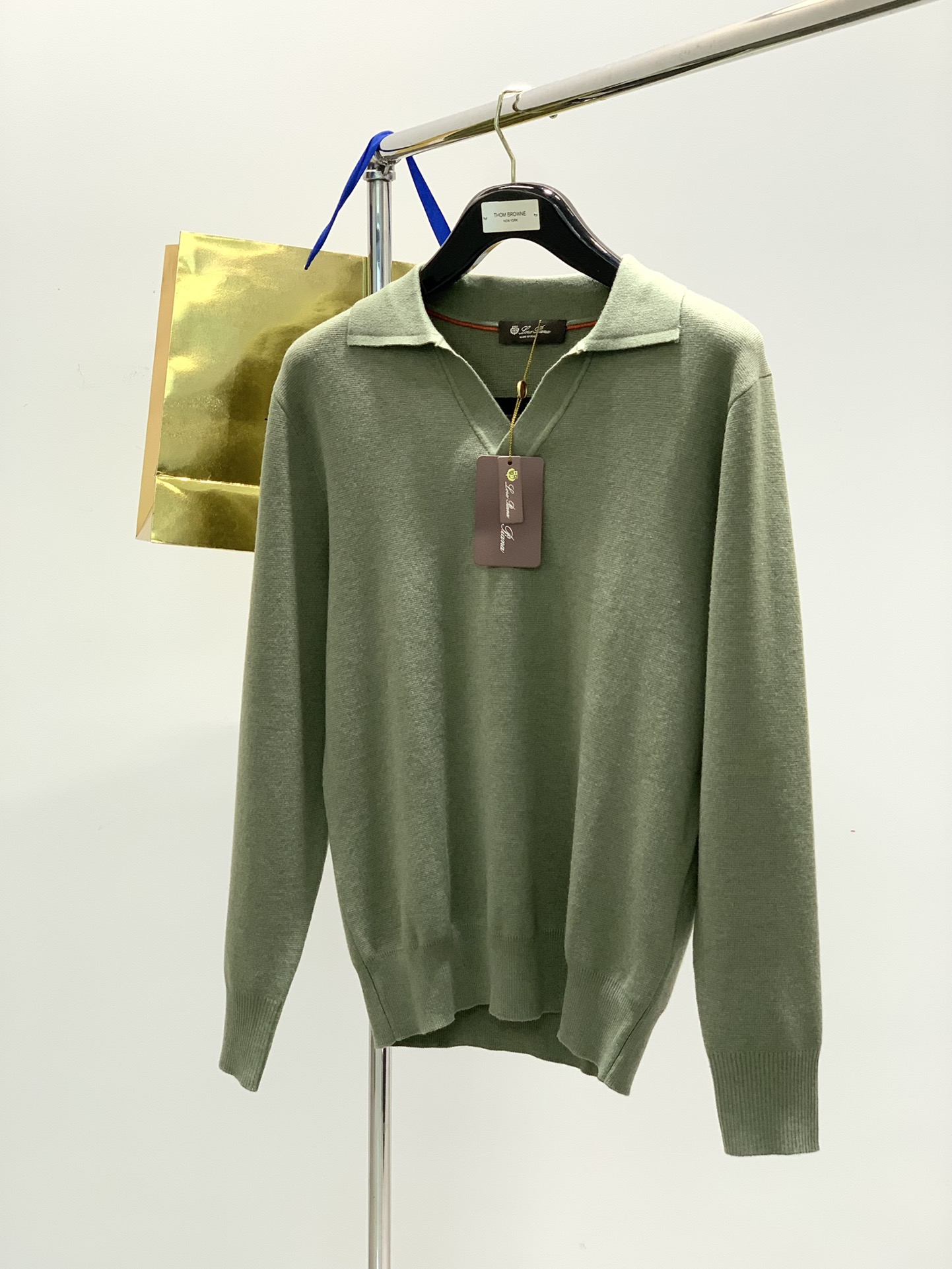 🌹🆕 颜色，黑色，白色，焦糖，绿色LP(Loro Piana )，秋冬最新品，专柜同步有售，原单狠货，时
