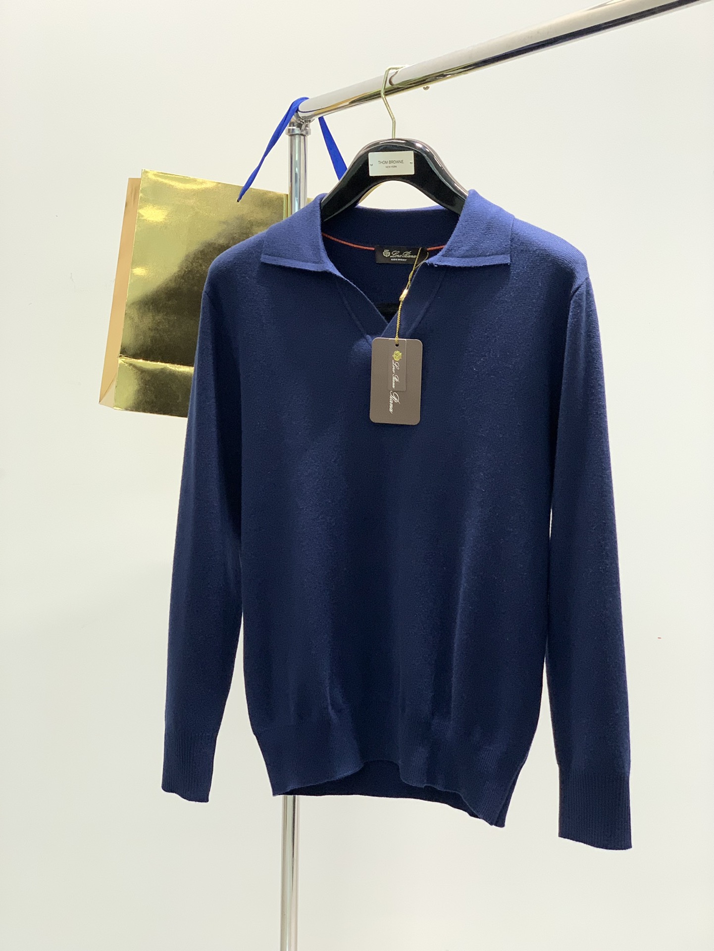 🌹🆕 颜色，黑色，白色，焦糖，绿色LP(Loro Piana )，秋冬最新品，专柜同步有售，原单狠货，时