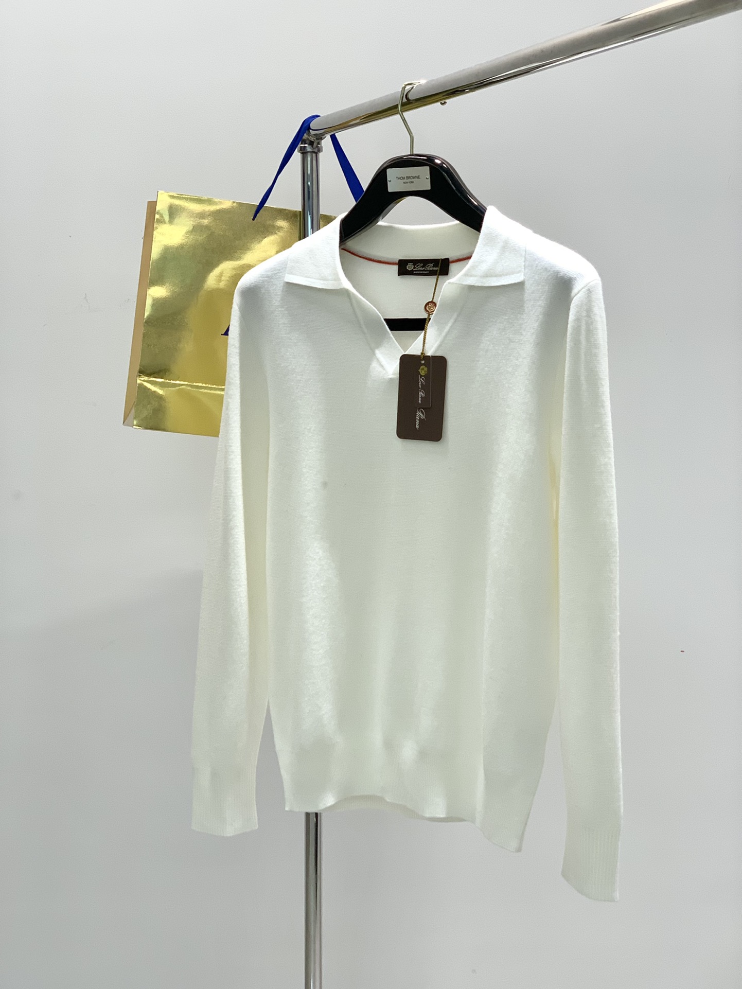 🌹🆕 颜色，黑色，白色，焦糖，绿色LP(Loro Piana )，秋冬最新品，专柜同步有售，原单狠货，时