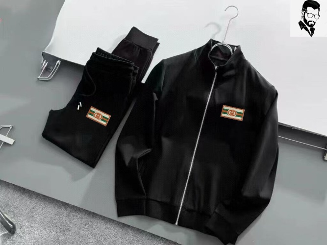 Gucci طقم رياضي رجالي أسود من القطن الروماني 1 Gucci طقم رياضي رجالي أسود من القطن الروماني