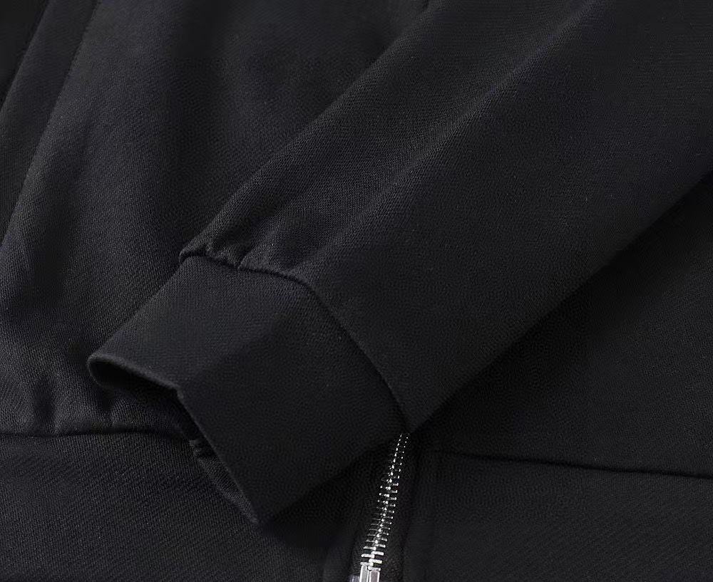 ARCTERYX Winter Fashion Tracksuit: Warm Fleece Lining, Modern Urban Style 8 i1733493667 6758 6